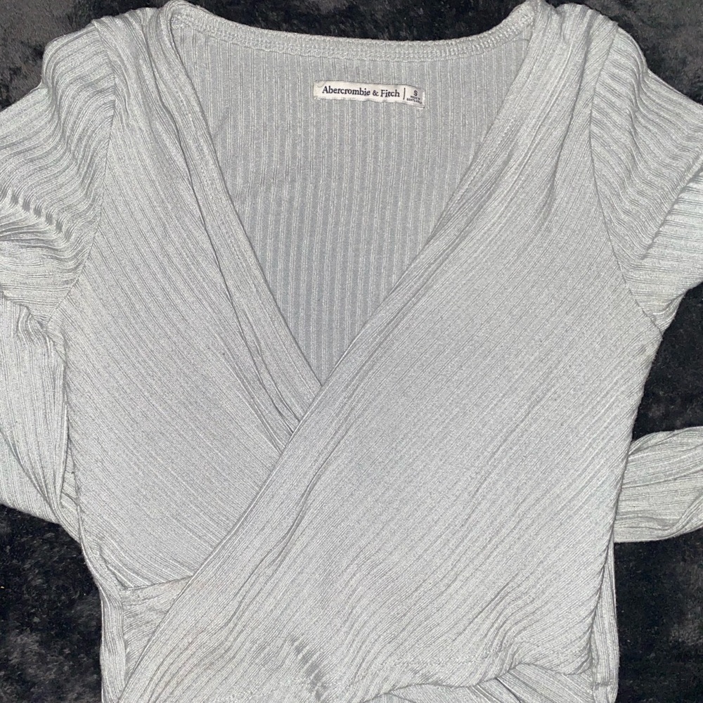 Abercrombie Wrap Front Sweater Y2K Athletic Wear Casual Spring Cute, Size Small
